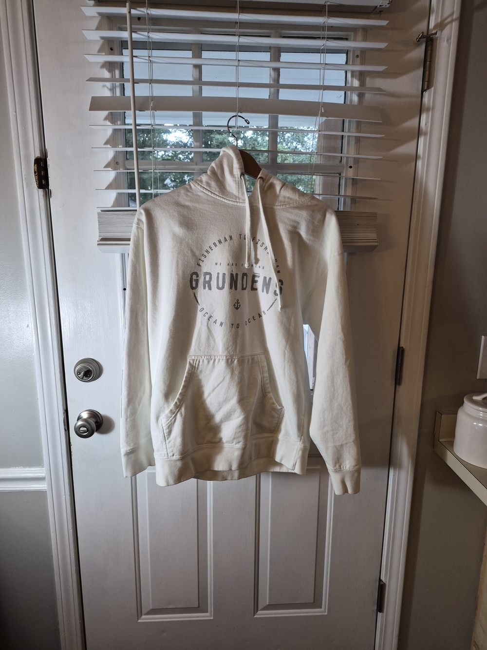 Grundéns Cream Pullover Hoodie - Men's Classic Logo Sweatshirt
